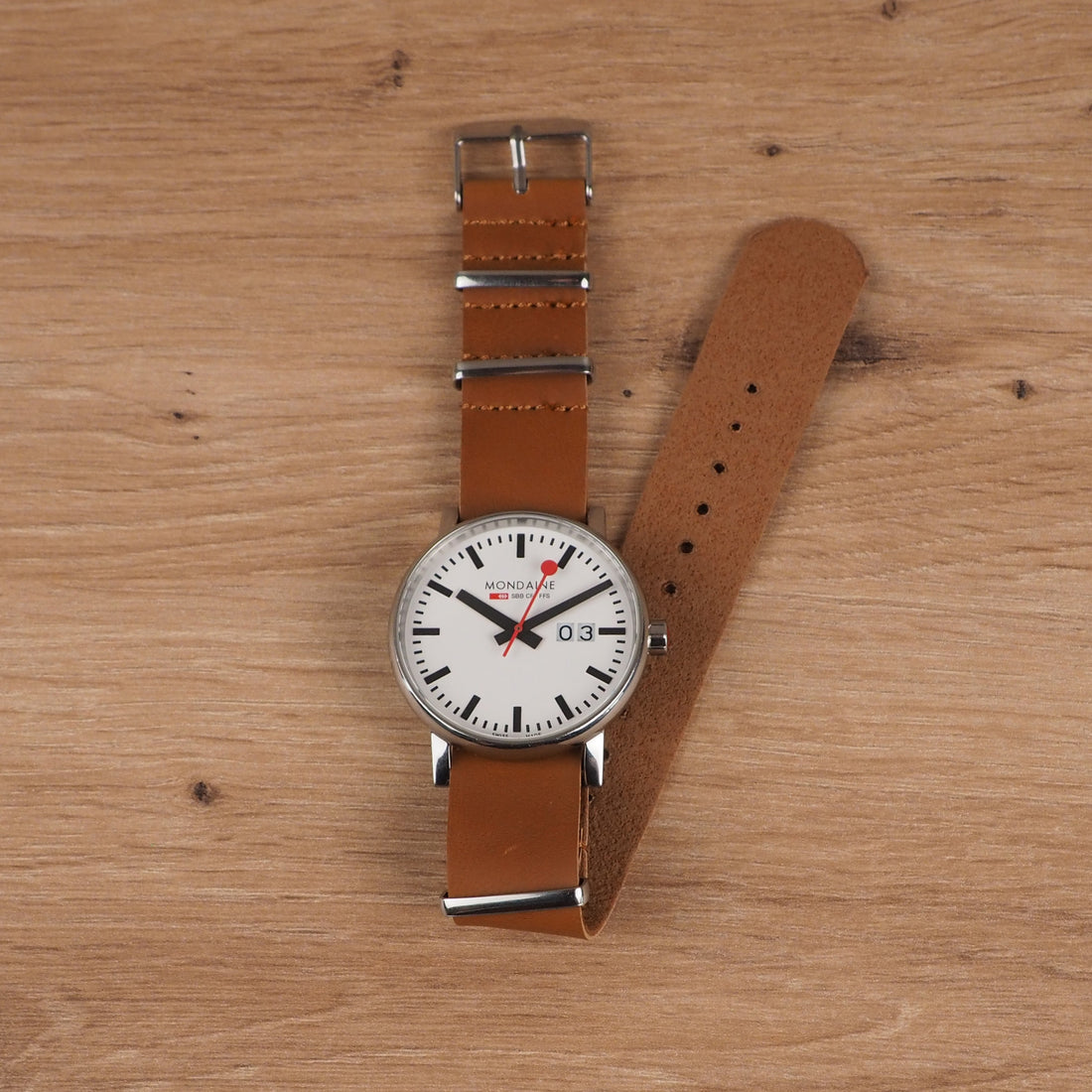 Bracelete NATO em pele sintética castanha clara