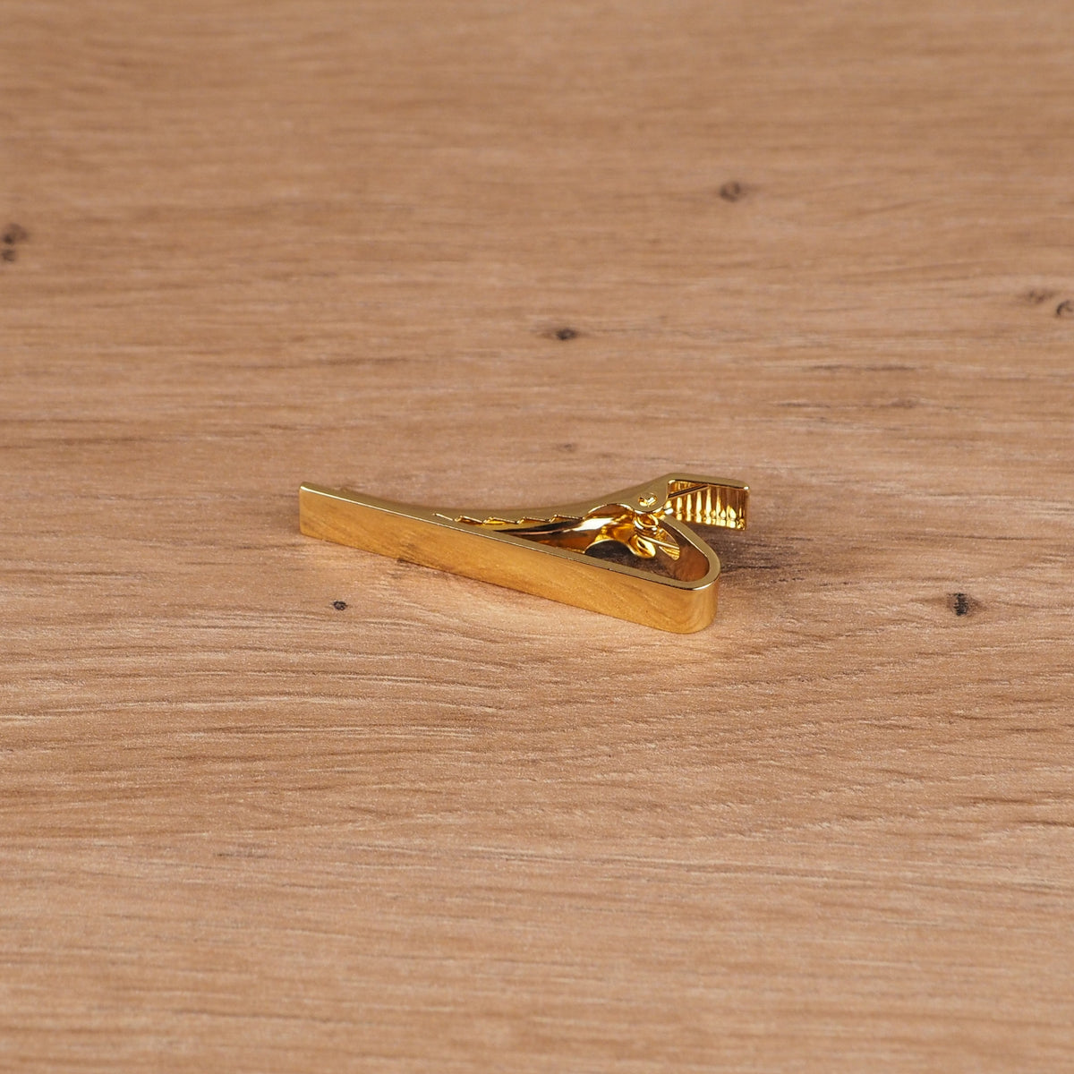 Pinch Clasp Golden Tie Bar