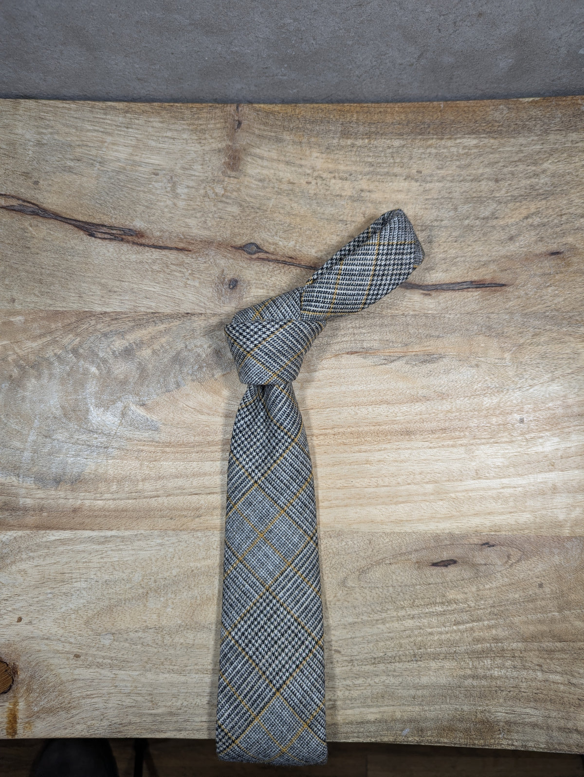 Prince of Wales (grey and golden overcheck)