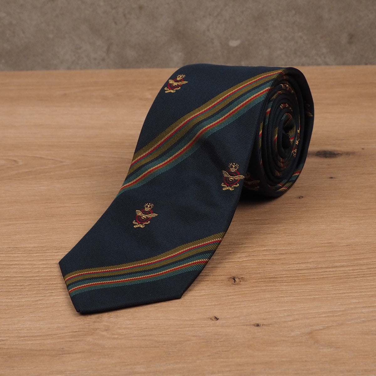 Preppy Crest (navy)