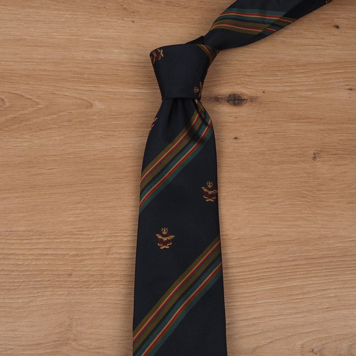 Preppy Crest (navy)