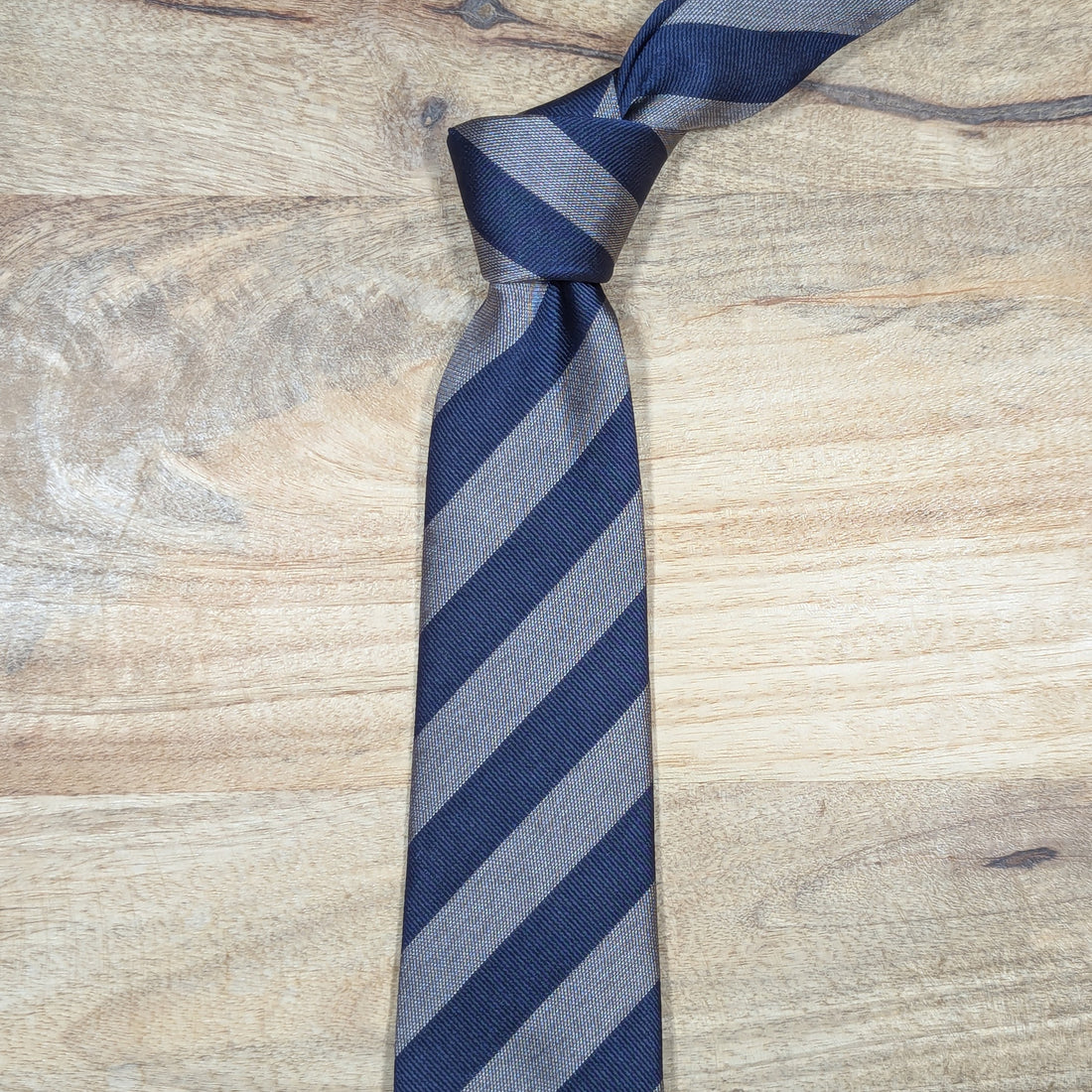 Regimental (cinzento e azul)