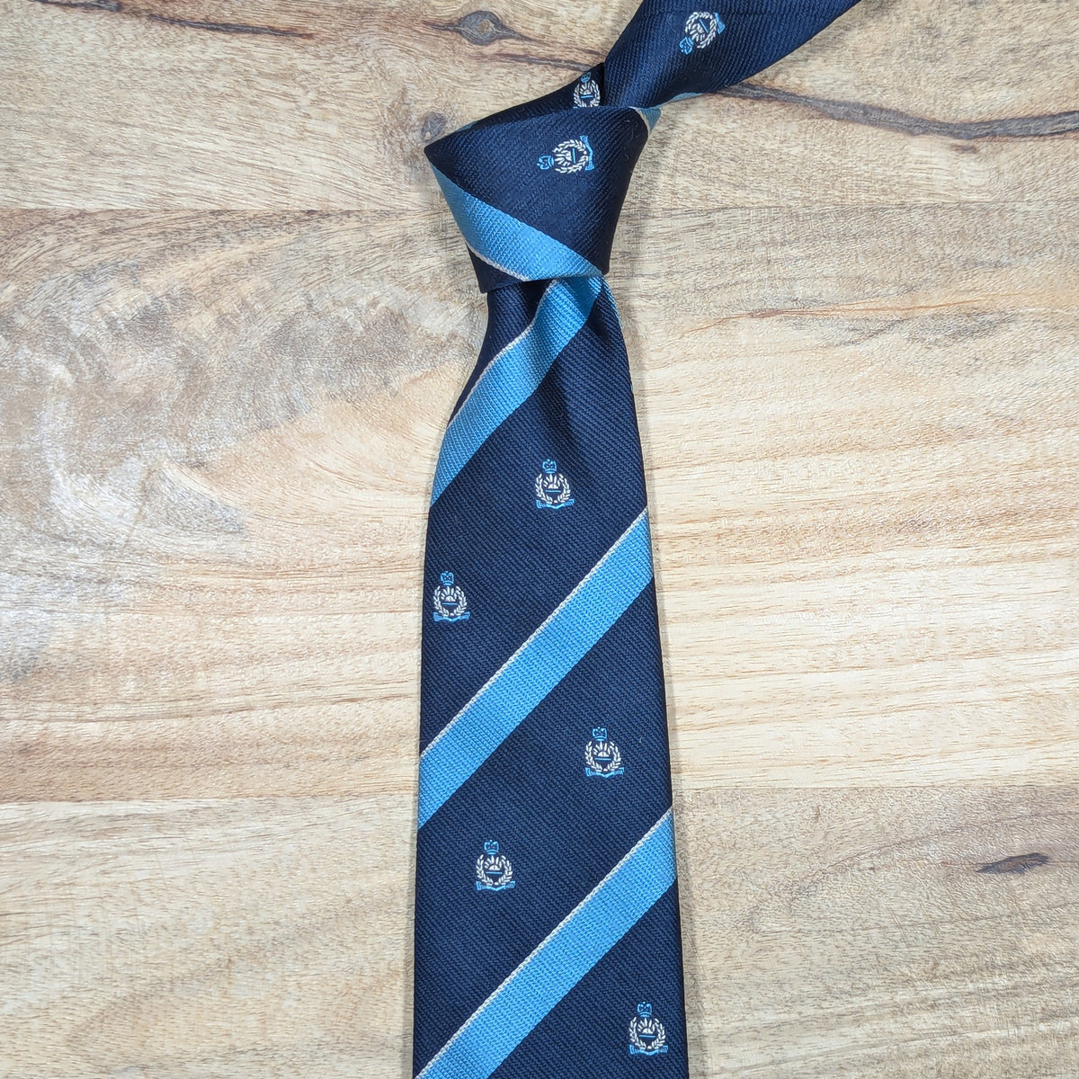 Preppy With Crest (blue)