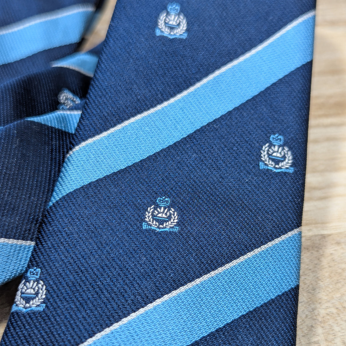Preppy With Crest (blue)